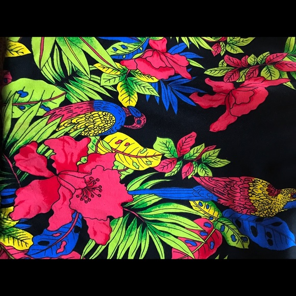 Koko Knot Dress/Cover up w Parrots & Hibiscus - Picture 7 of 8